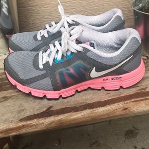 Nike Dual Fusion Shoes